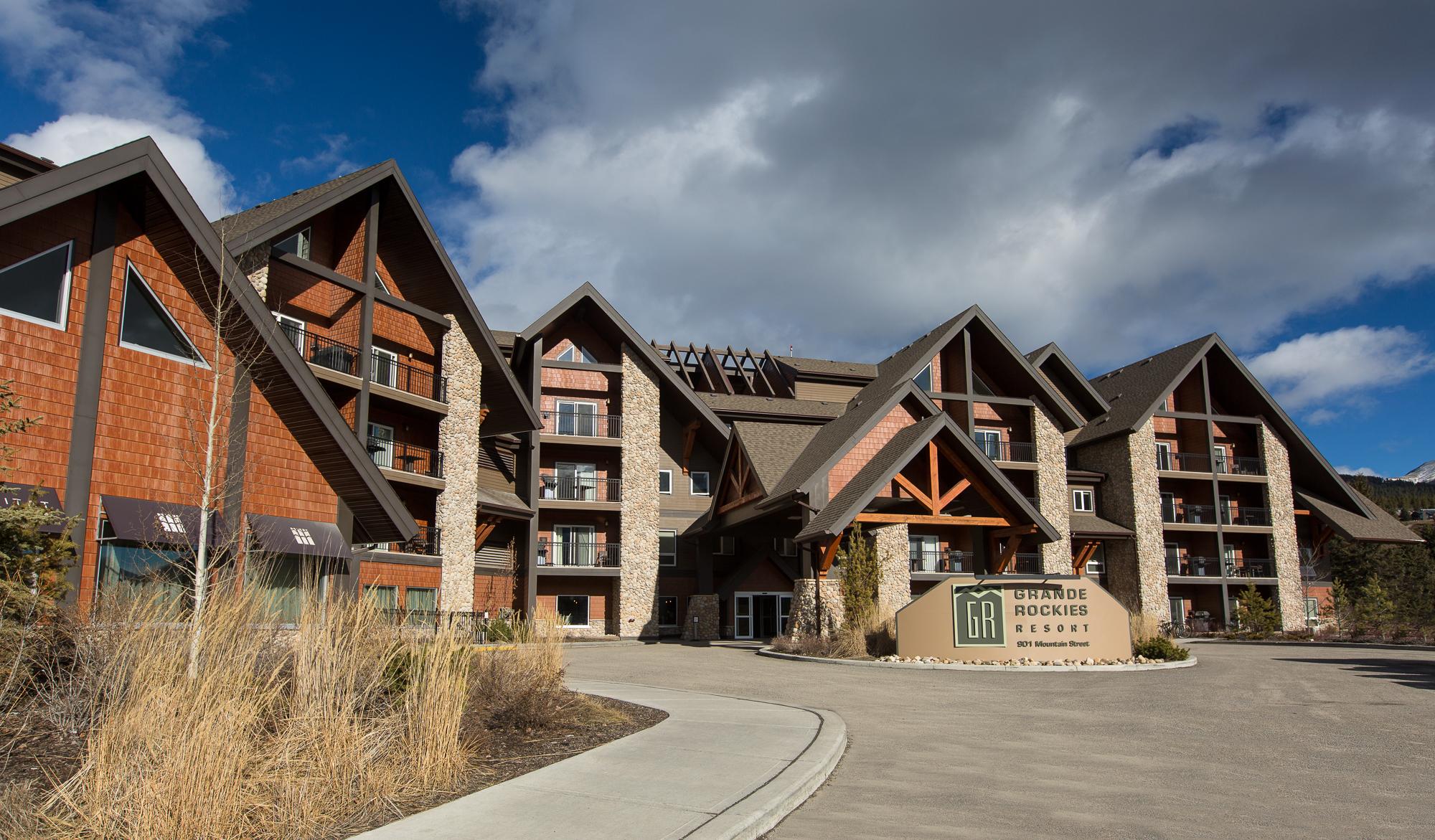 Grande Rockies Resort-Bellstar Hotels & Resorts Canmore Exterior photo