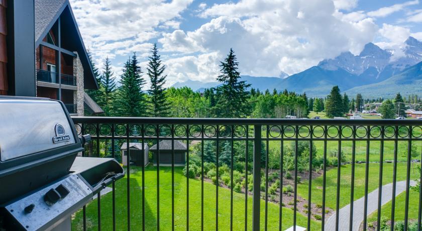 Grande Rockies Resort-Bellstar Hotels & Resorts Canmore Exterior photo