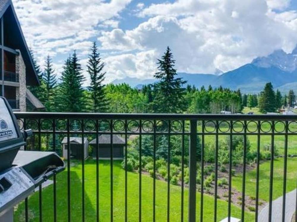 Grande Rockies Resort-Bellstar Hotels & Resorts Canmore Exterior photo